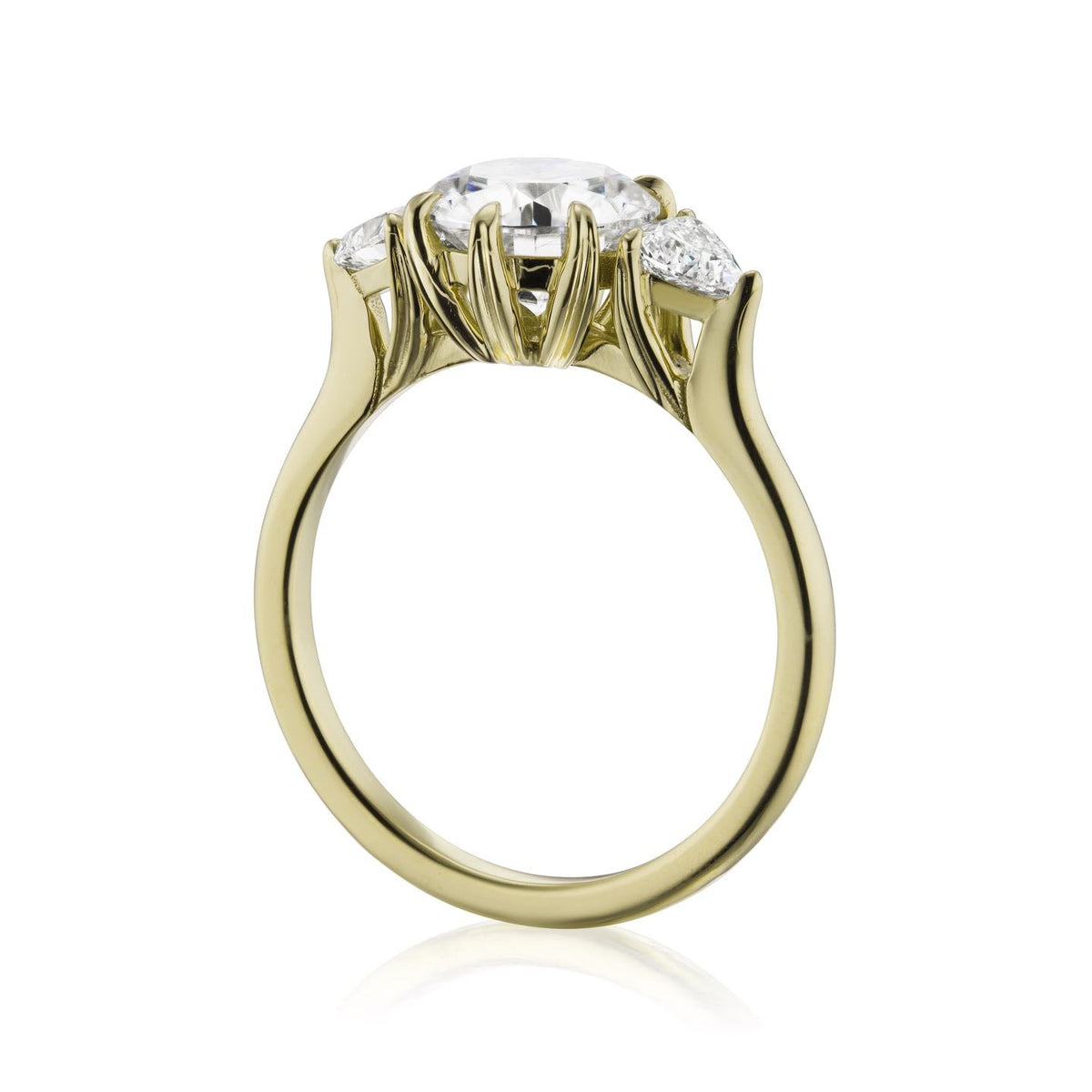 ・MAGNOLIA・Moissanite Center, Trillion Diamonds (1.92ctw)