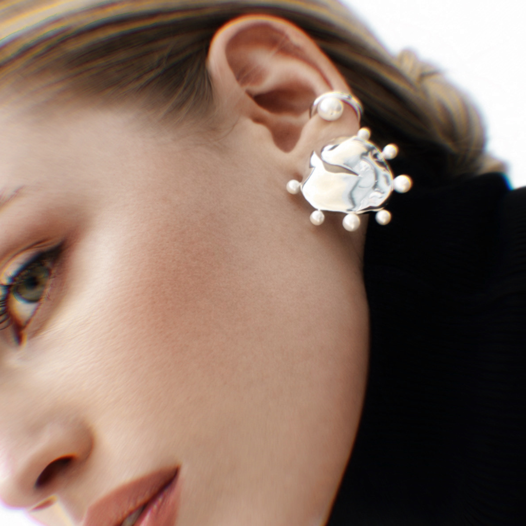 Luna Pearl Earrings
