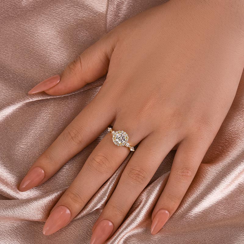 Gorgeous Solarii Moissanite 1.0ct Round Cut 925 Sterling Silver Halo Design Engagement Ring