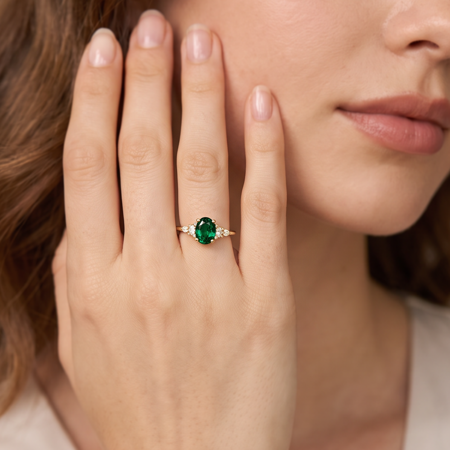 Isadora‘s Jardin | 1.5CT Classic Oval Emerald Engagement Ring