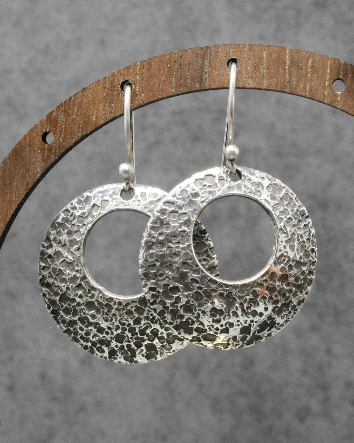 Textured Circle Cutout Earrings