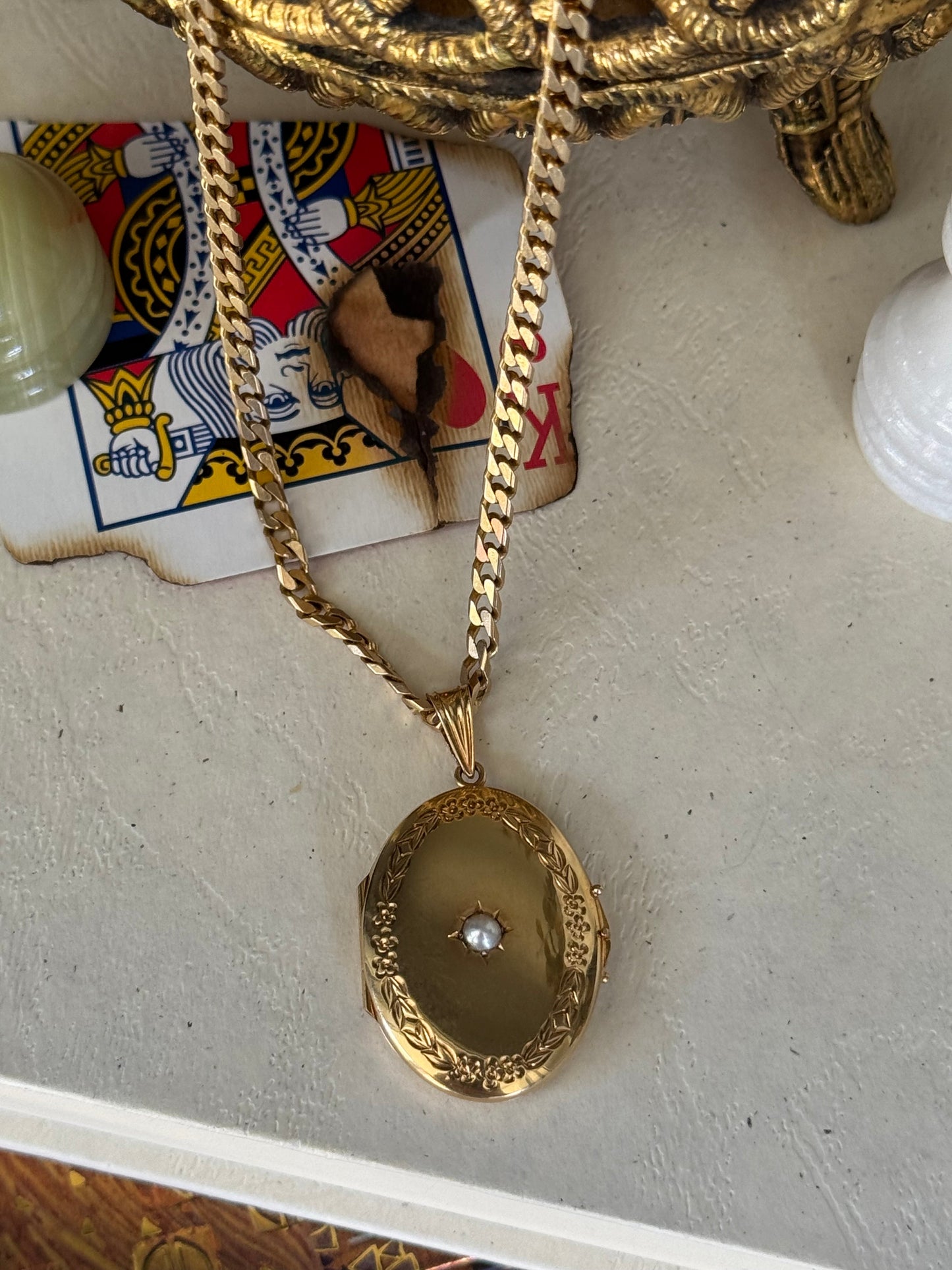 Vintage 18k Yellow Gold & Pearl Set Locket