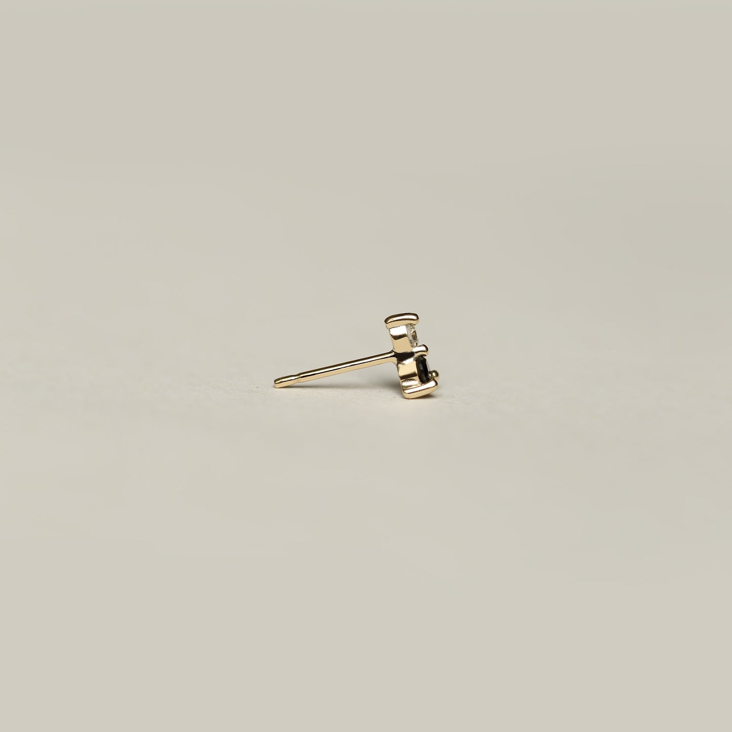 BLACK AND WHITE DIAMOND STUD