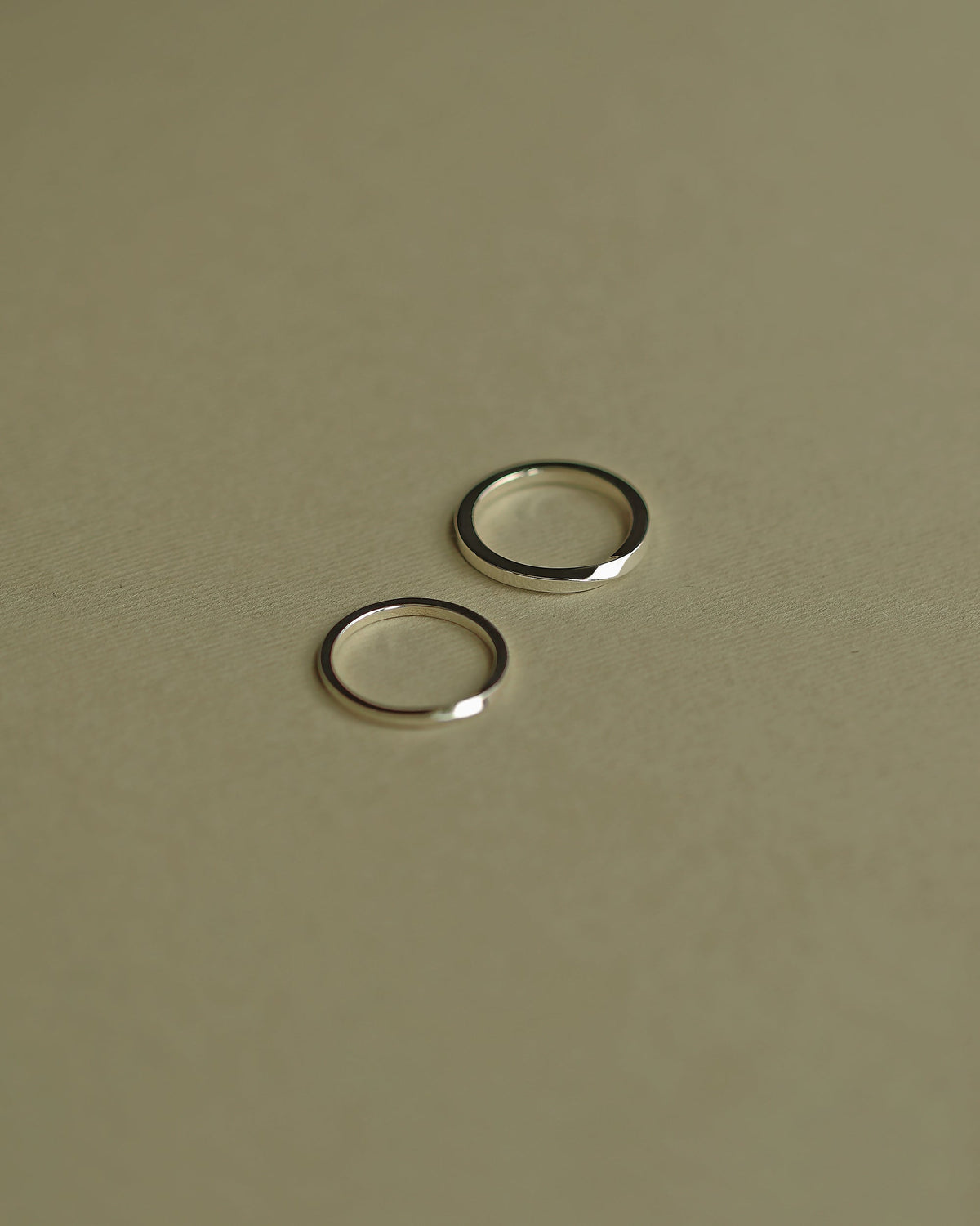 MEDIUM TORSION RING
