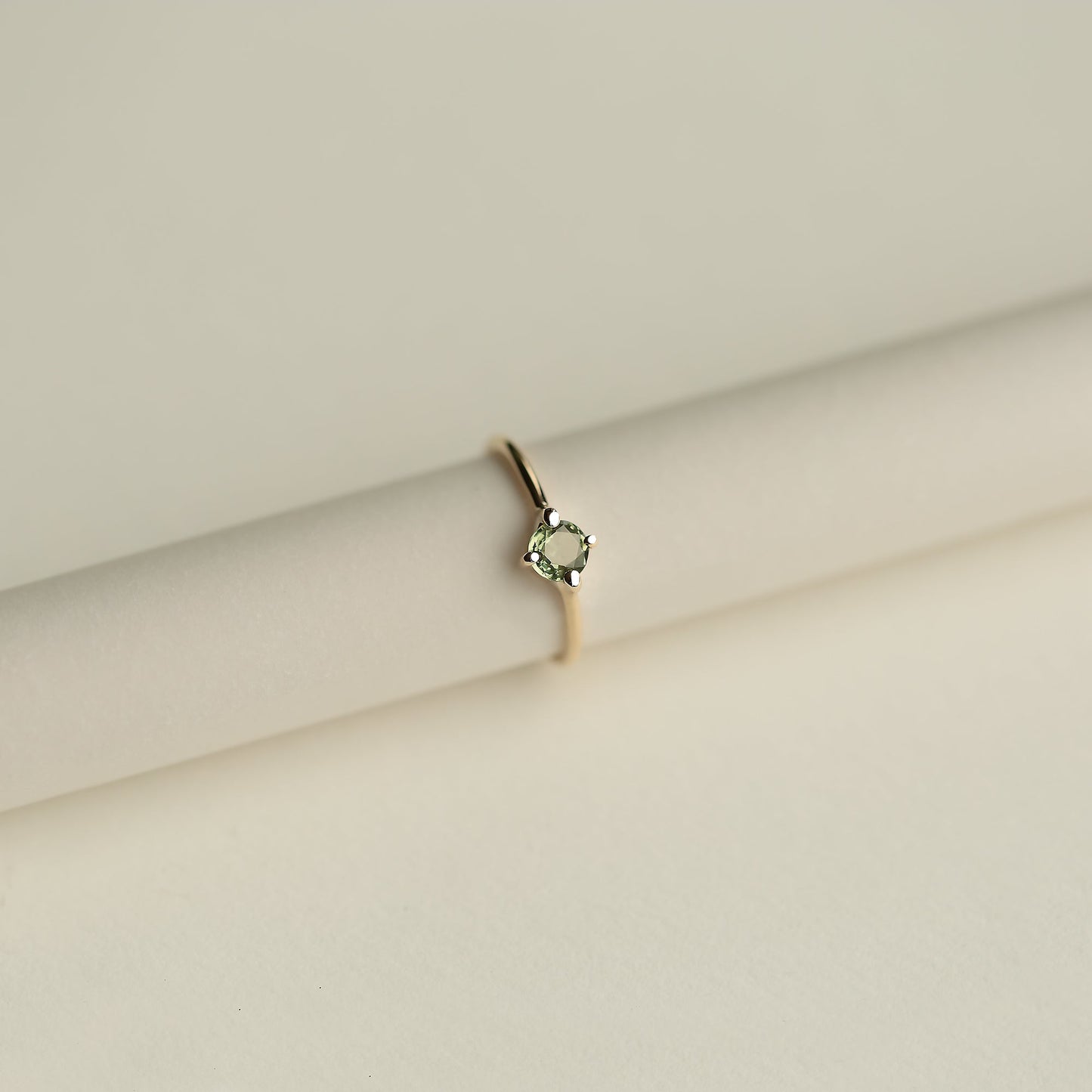 GREEN SAPPHIRE SOLITAIRE RING
