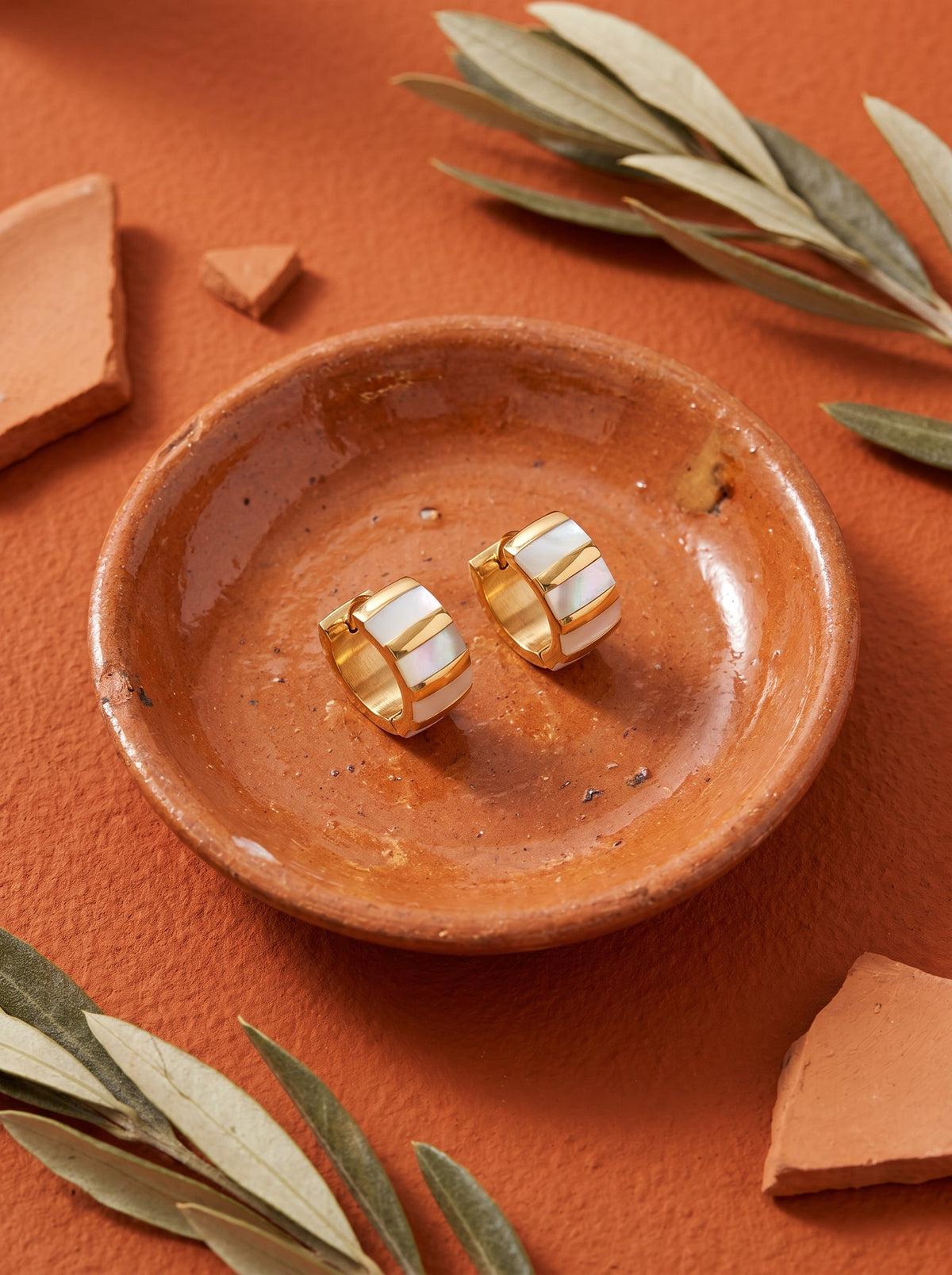 Mini Créoles Alba — Nacre & Or 24k | Univers Solaire