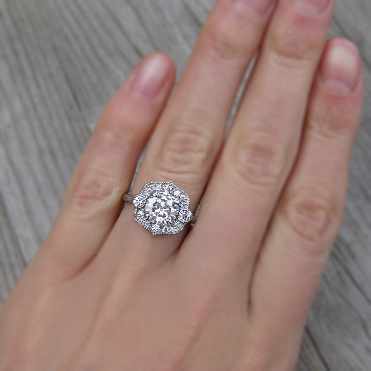 ・SADIE・Moissanite Center, Diamond Halo (1.55ctw)