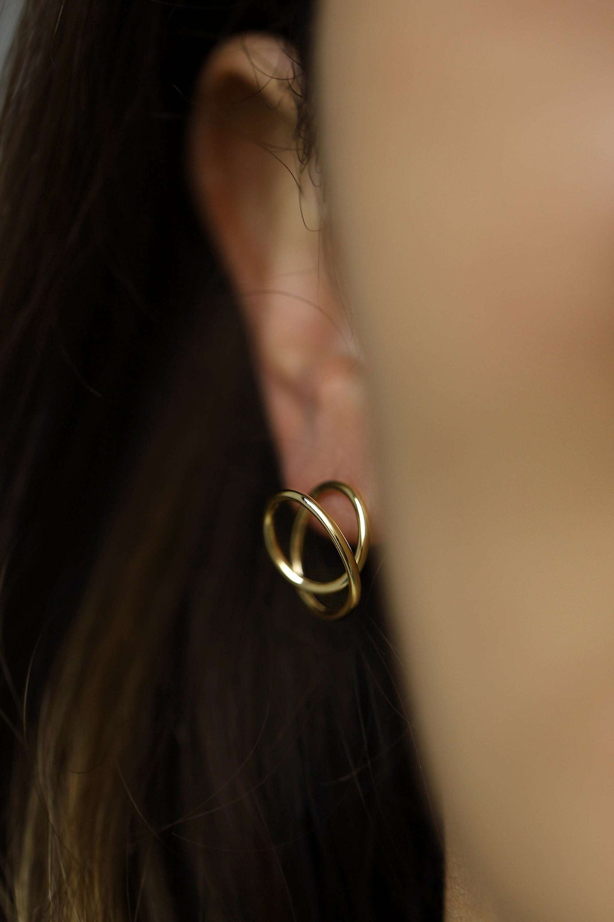 SMALL ORBIT EARRING