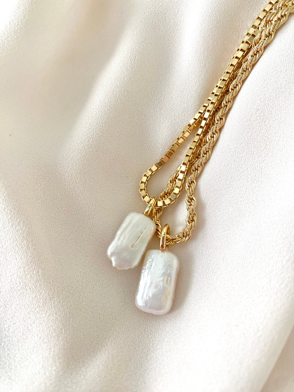 Modern Pearl Necklace Gold Filled Rope Chain Oblong Pearl Pendant Necklace June Birthstone Boho Style Necklace Minimalist Jewelry Christmas