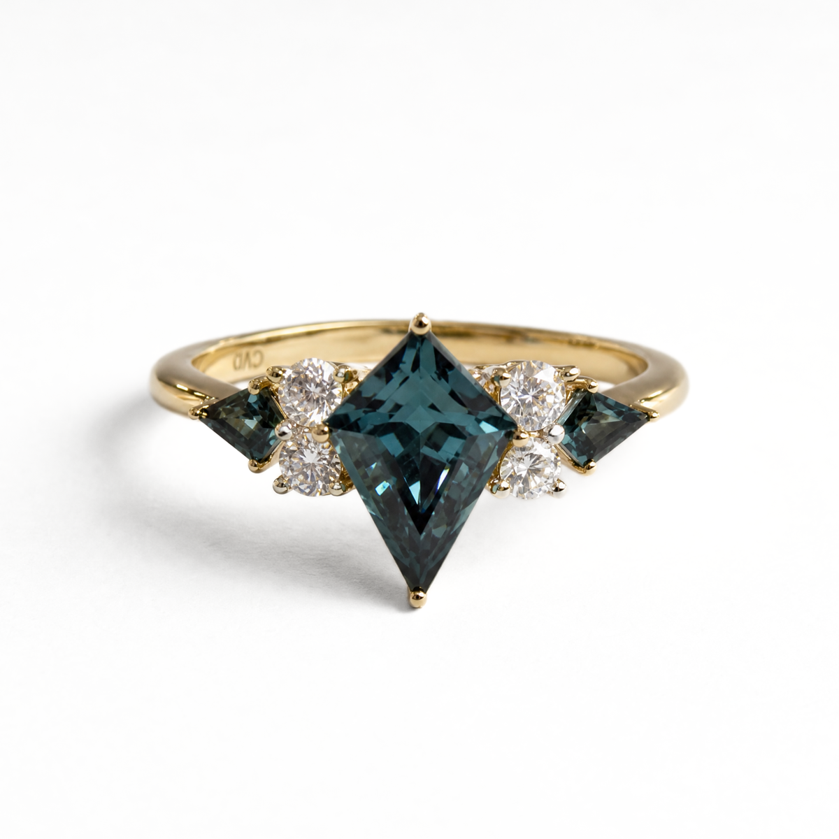 Kite Cut Alexandrite Ring | Lab-Grown Diamond | 14K Yellow Gold