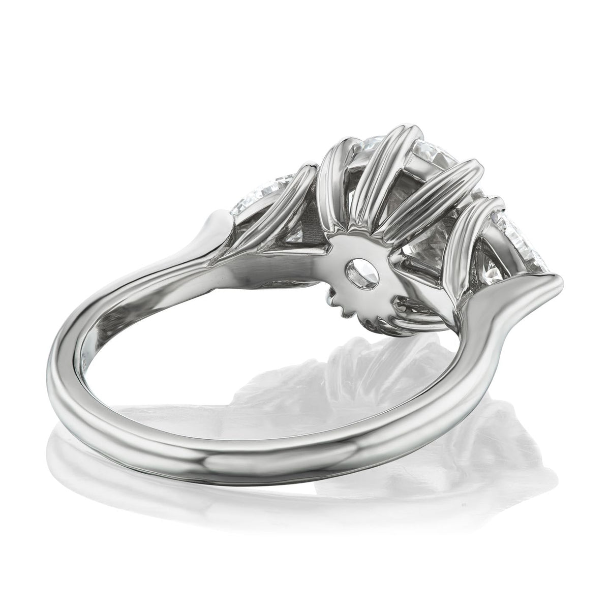 ・MAGNOLIA・Lab-Grown Diamond Center, Trillion Diamonds (2.42ctw+)