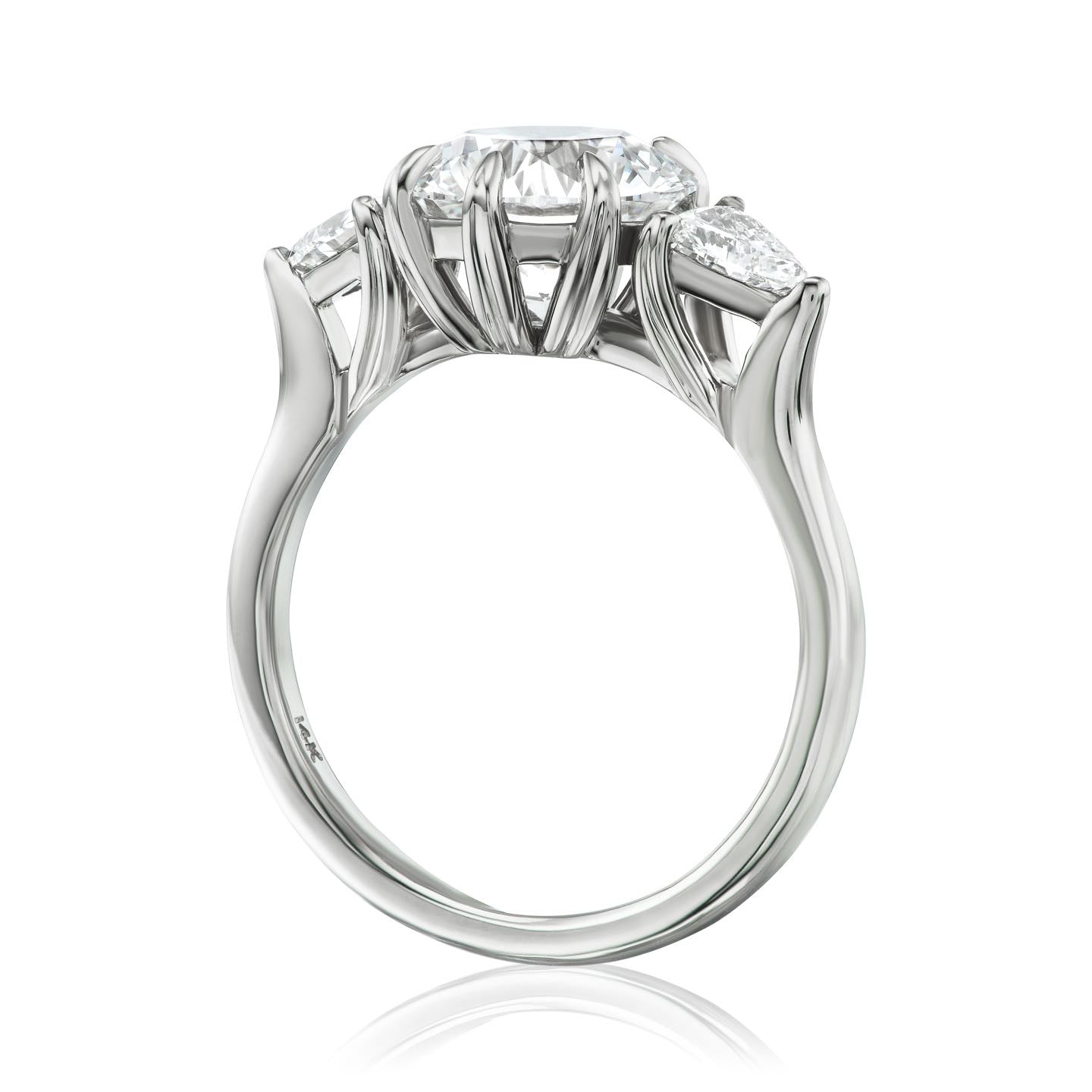 ・MAGNOLIA・Lab-Grown Diamond Center, Trillion Diamonds (2.42ctw+)