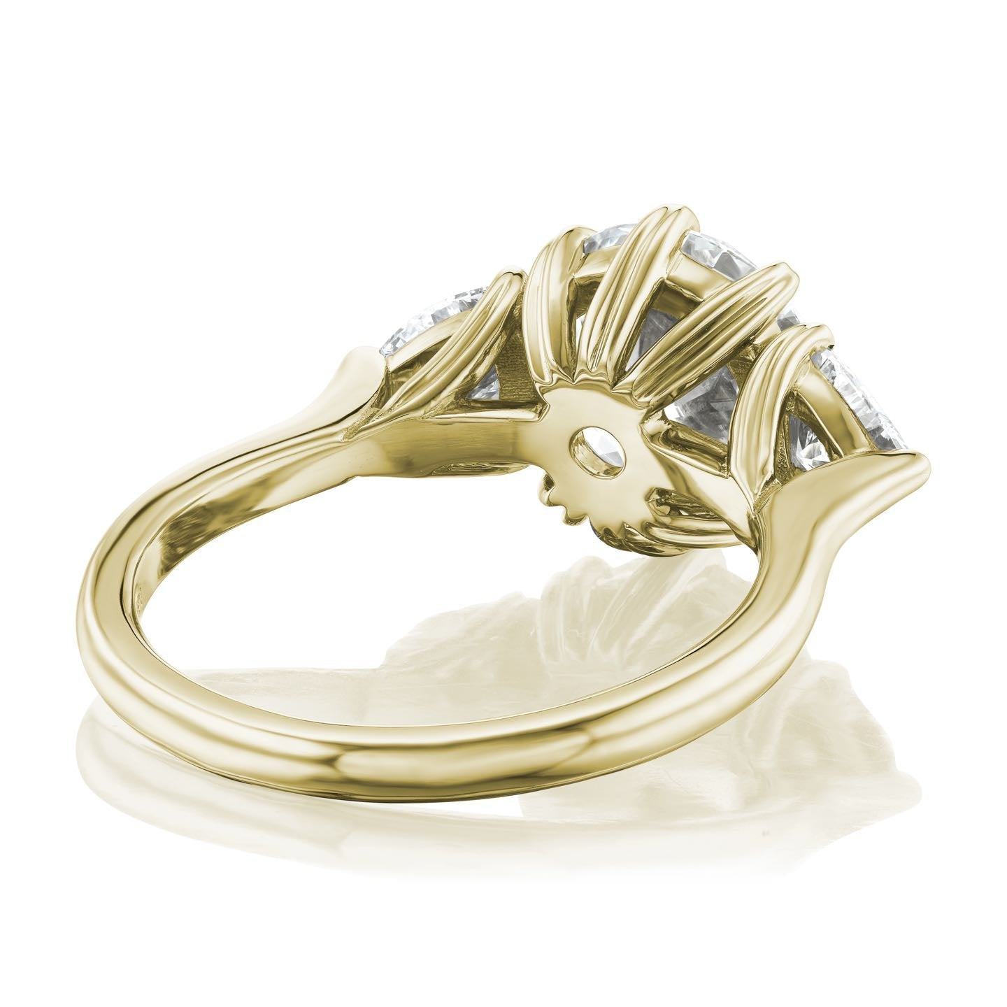 ・MAGNOLIA・Lab-Grown Diamond Center, Trillion Diamonds (2.42ctw+)
