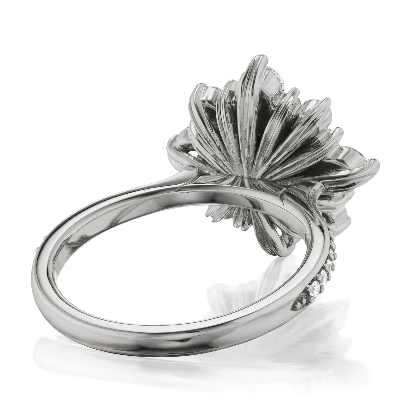 ・REYNA・Peach Sapphire Center, Diamond Halo (3.22ctw+)