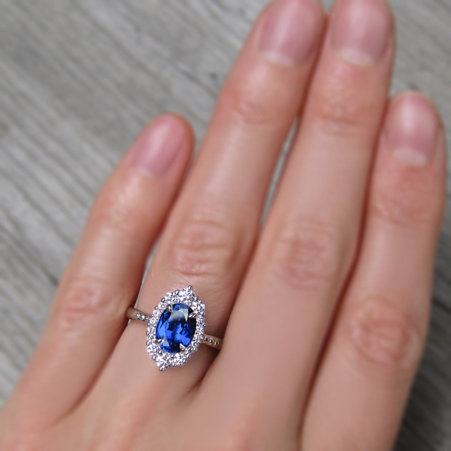 ・SOFIA・Oval Blue Sapphire Center, Diamond Halo (2.18ctw+)
