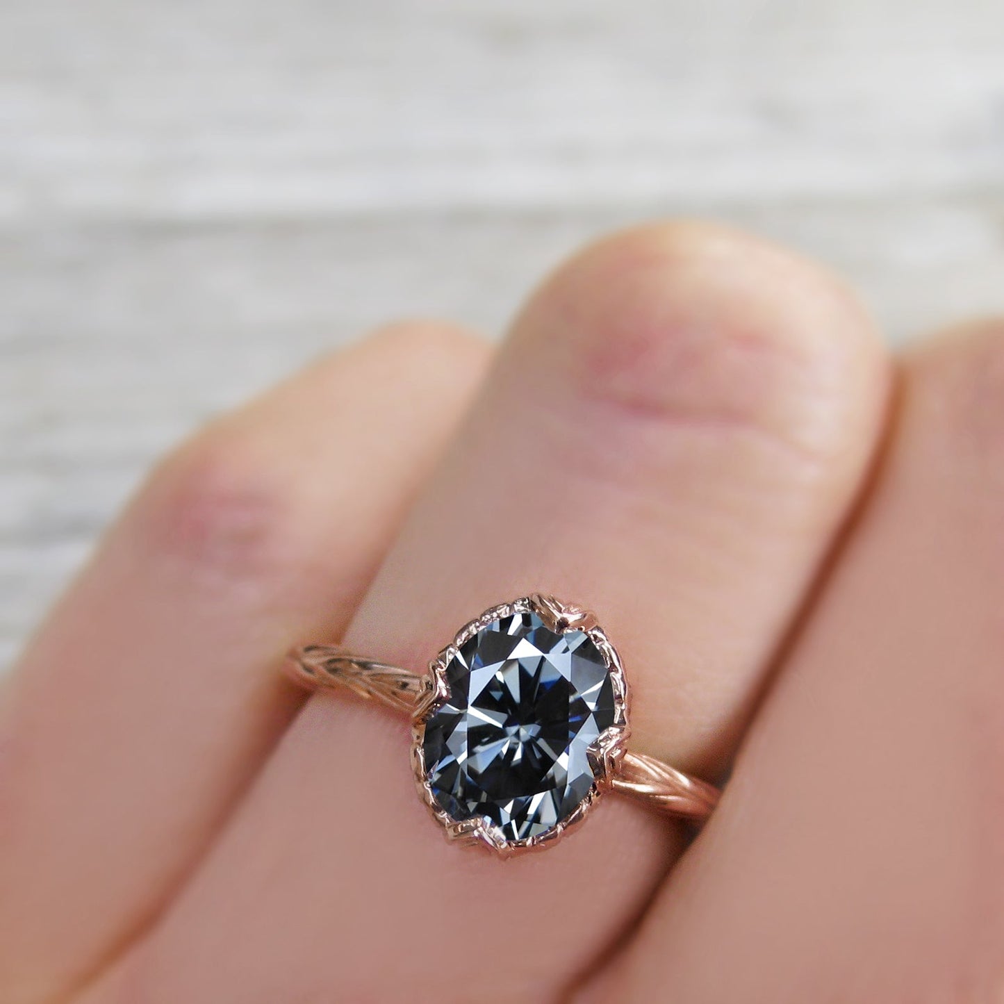 ・OLIVIA・Oval Iconic™ Dark Grey Moissanite, Willow Leaf Band (1.5ct)
