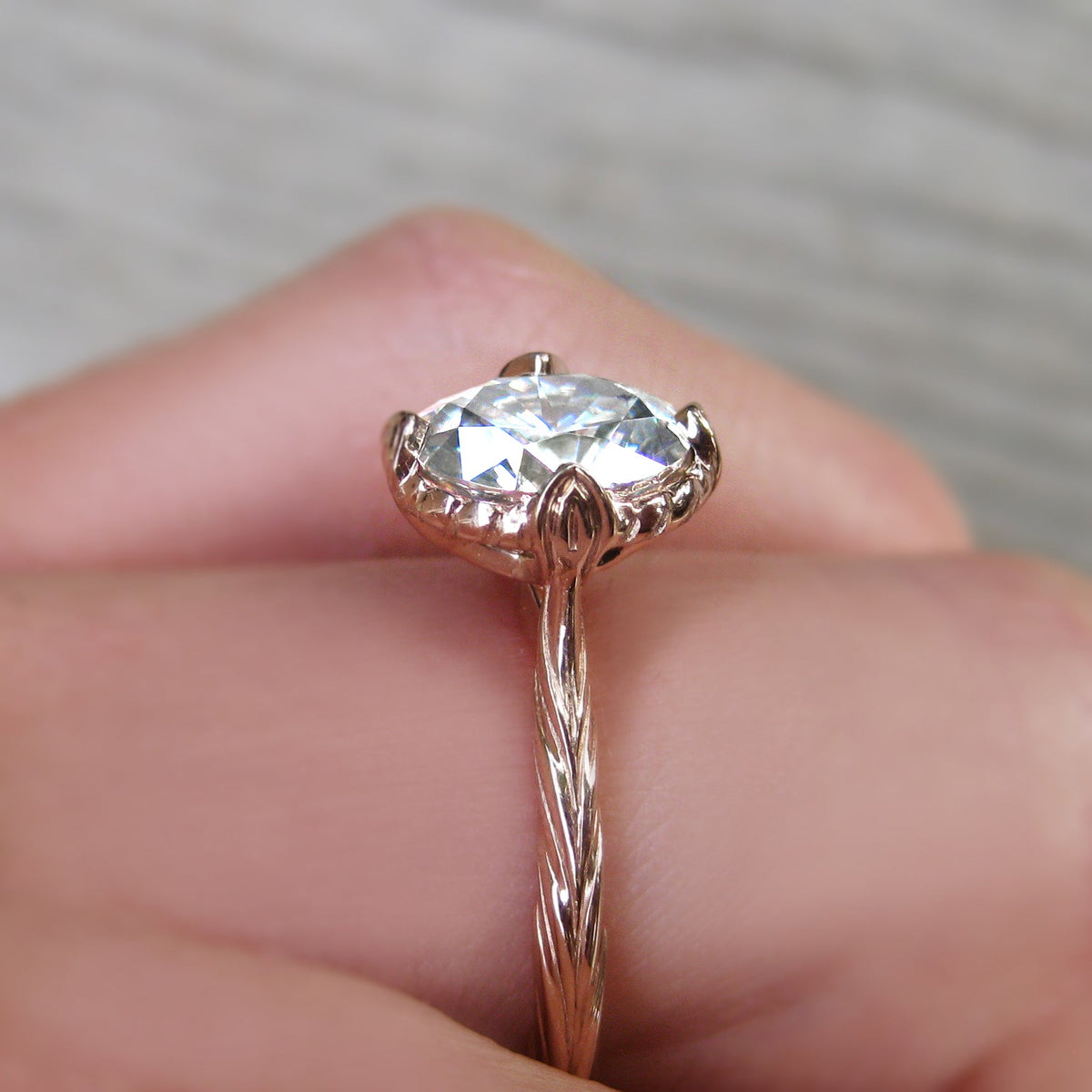 ・OLIVIA・Oval Moissanite, Willow Leaf Band (1.5ct)