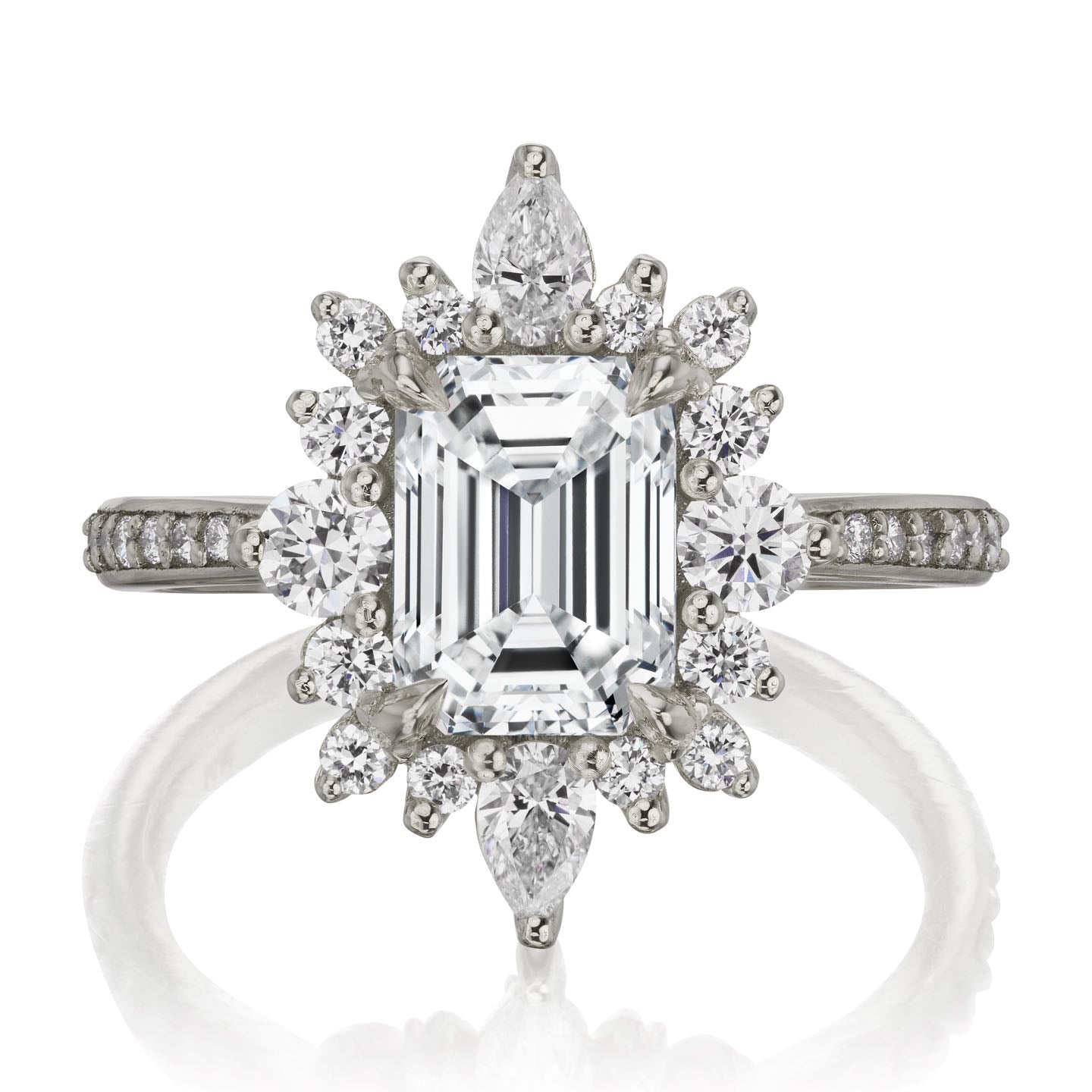 ・TALIA・Emerald Cut Lab-Grown Diamond Center, Diamond Halo (2.54ctw+)