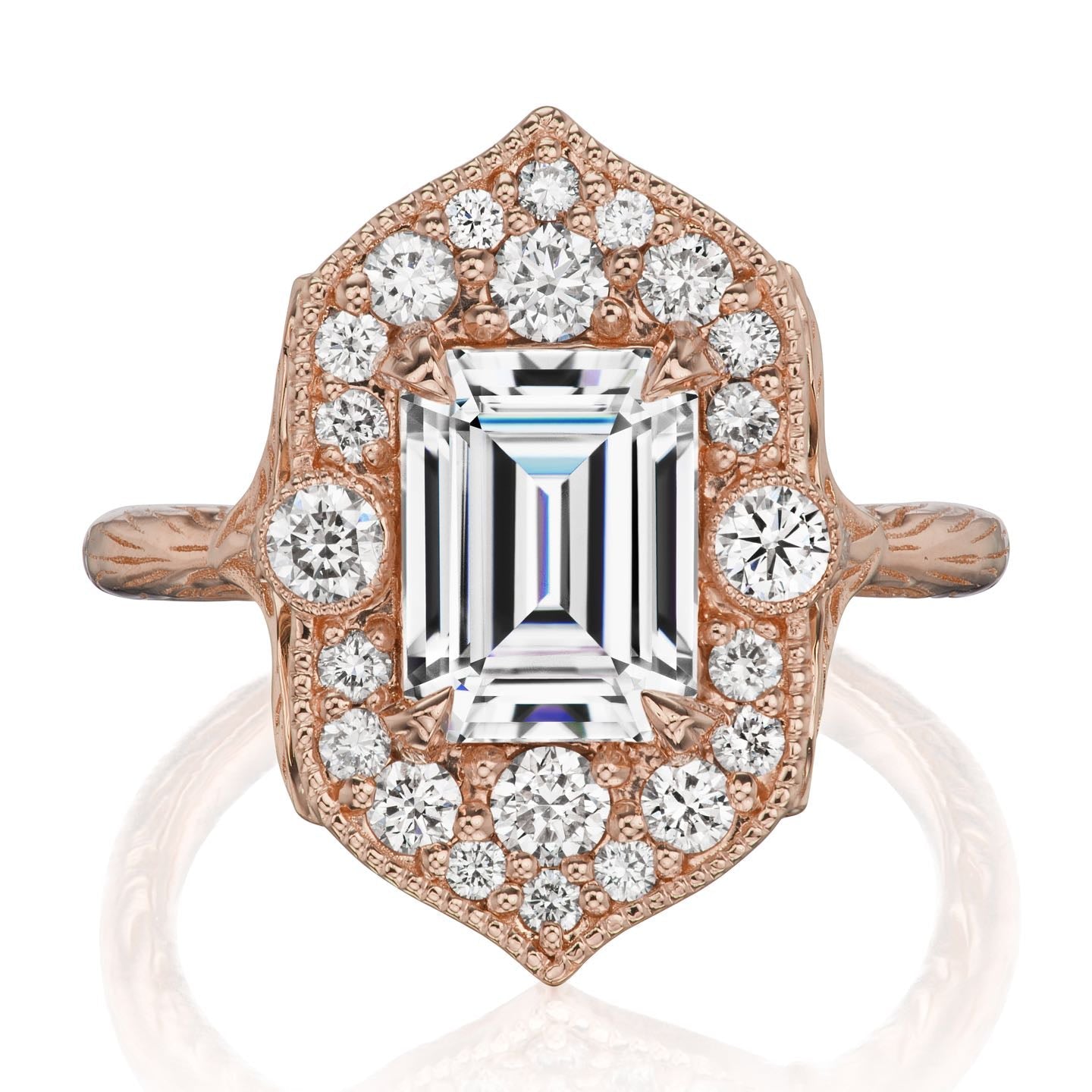 ・ESTELLA・Emerald Cut Lab-Grown Diamond Center, Diamond Halo (2.5ct)