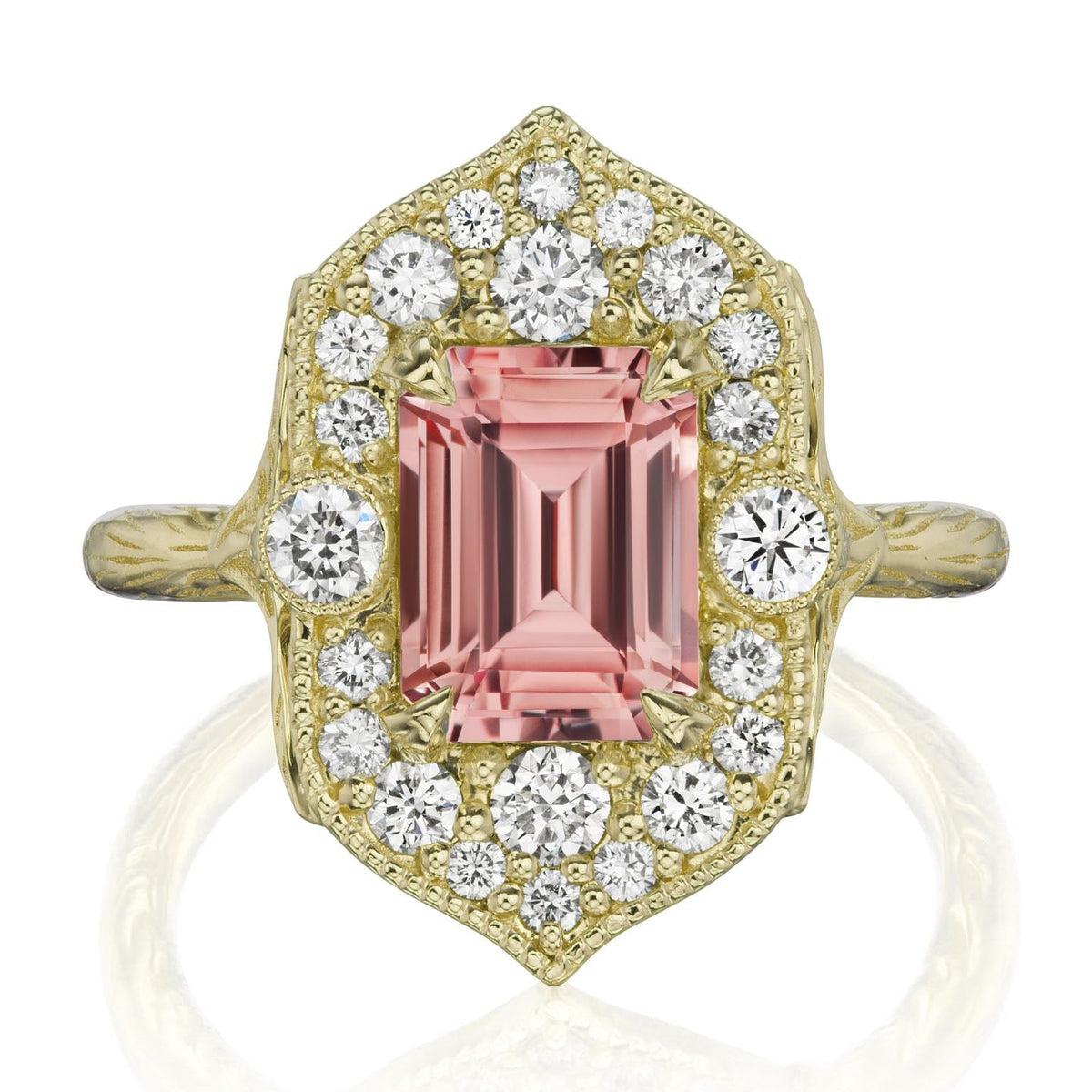・ESTELLA・Emerald Peach Sapphire Center, Diamond Halo (2.65ctw)