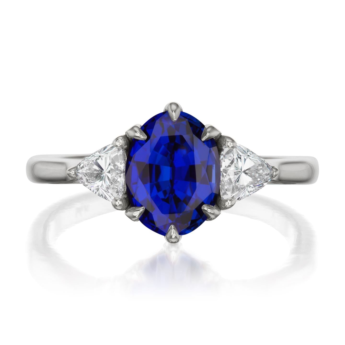 ・JUNO・Oval Blue Sapphire Center, Trillion Diamonds (2.17ctw)