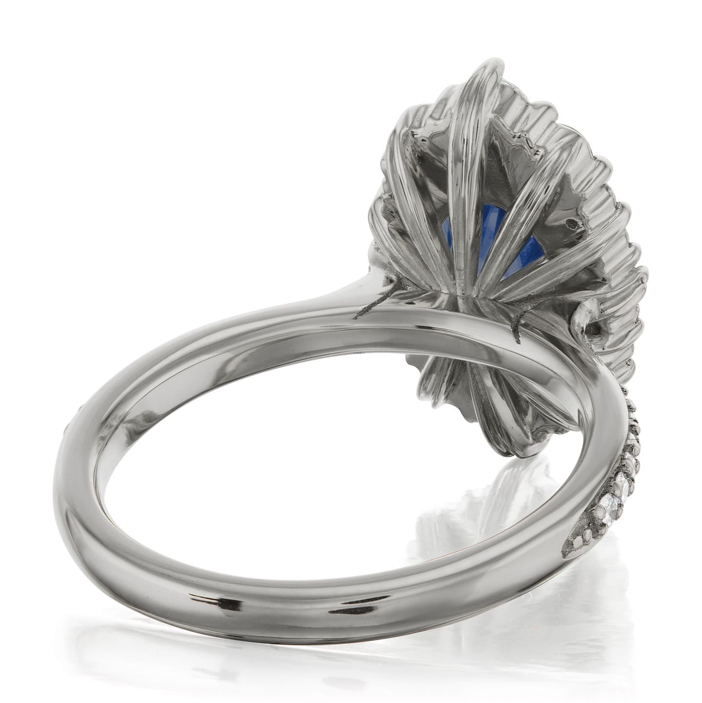 ・SOFIA・Oval Blue Sapphire Center, Diamond Halo (2.18ctw+)