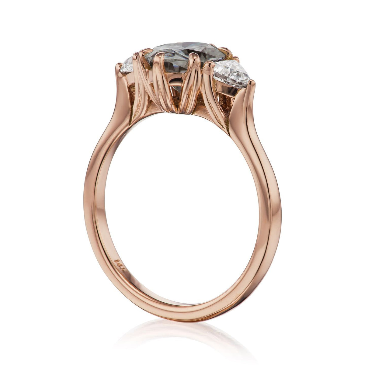 ・JUNO・Oval Iconic™ Dark Grey Moissanite Center, Trillion Diamonds (1.92ctw)