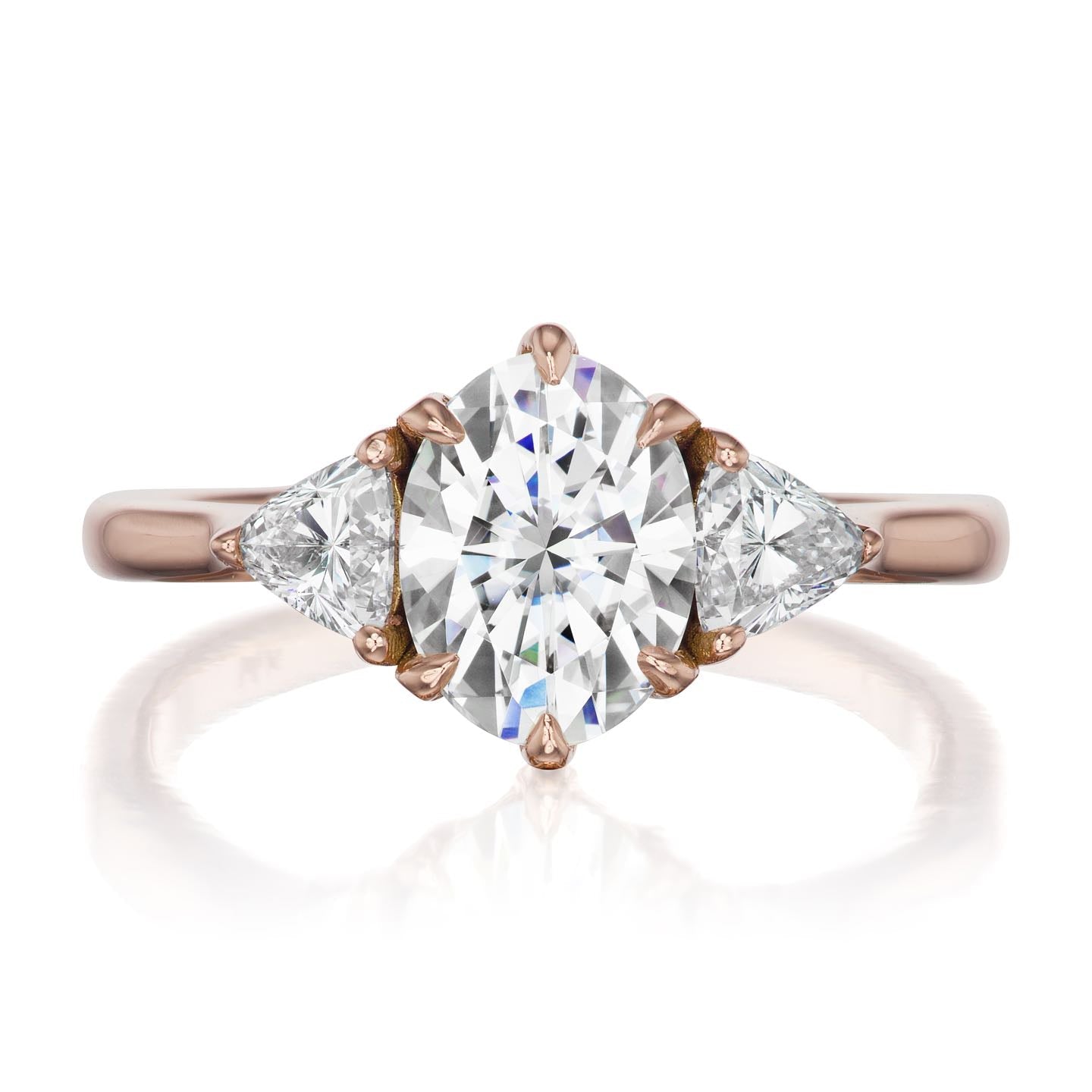・JUNO・Oval Moissanite Center, Trillion Diamonds (1.92ctw)