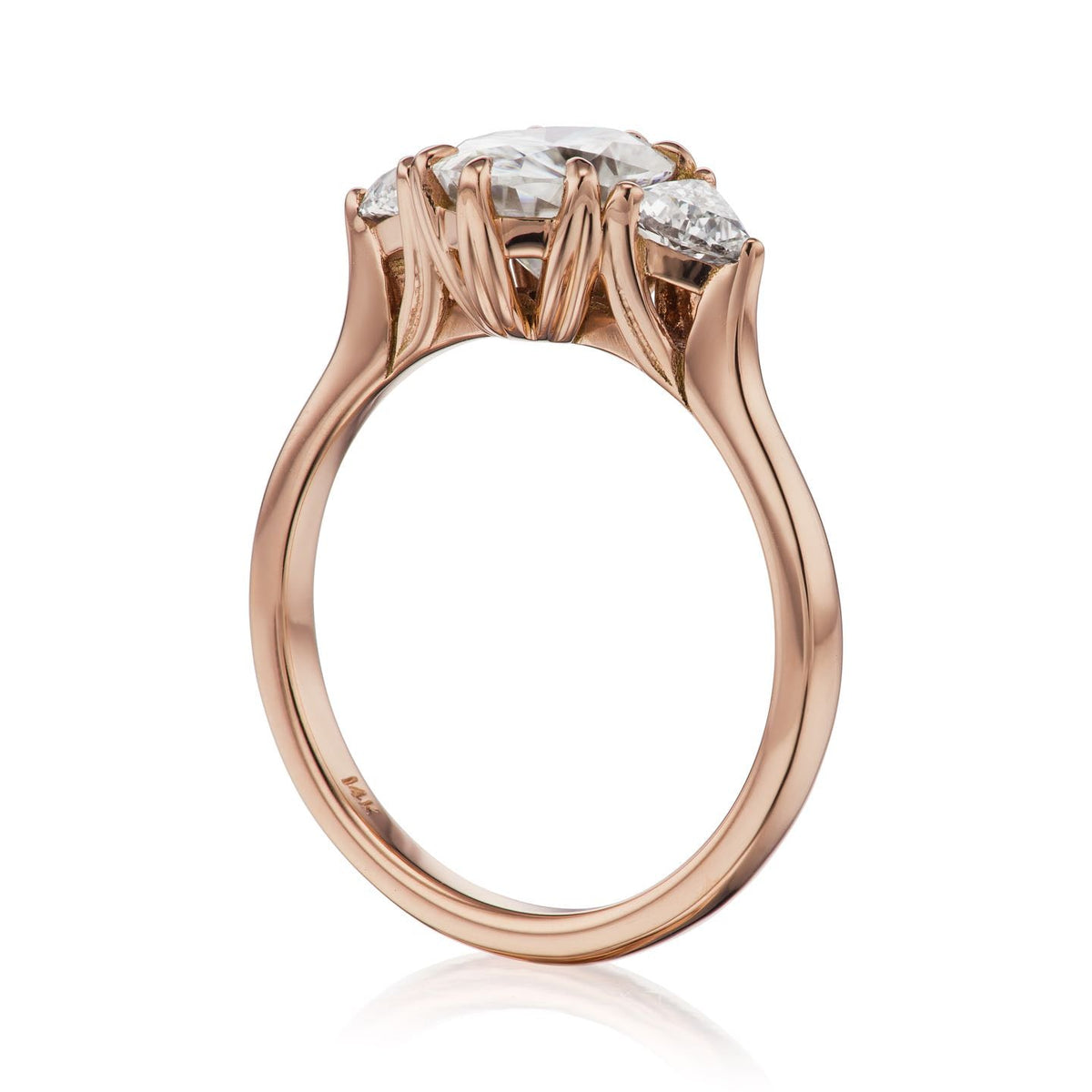 ・JUNO・Oval Lab-Grown Diamond Center, Trillion Diamonds (1.49ctw+)
