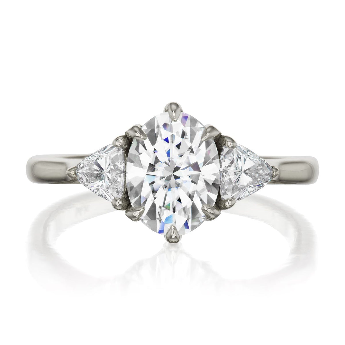 ・JUNO・Oval Moissanite Center, Trillion Diamonds (1.92ctw)