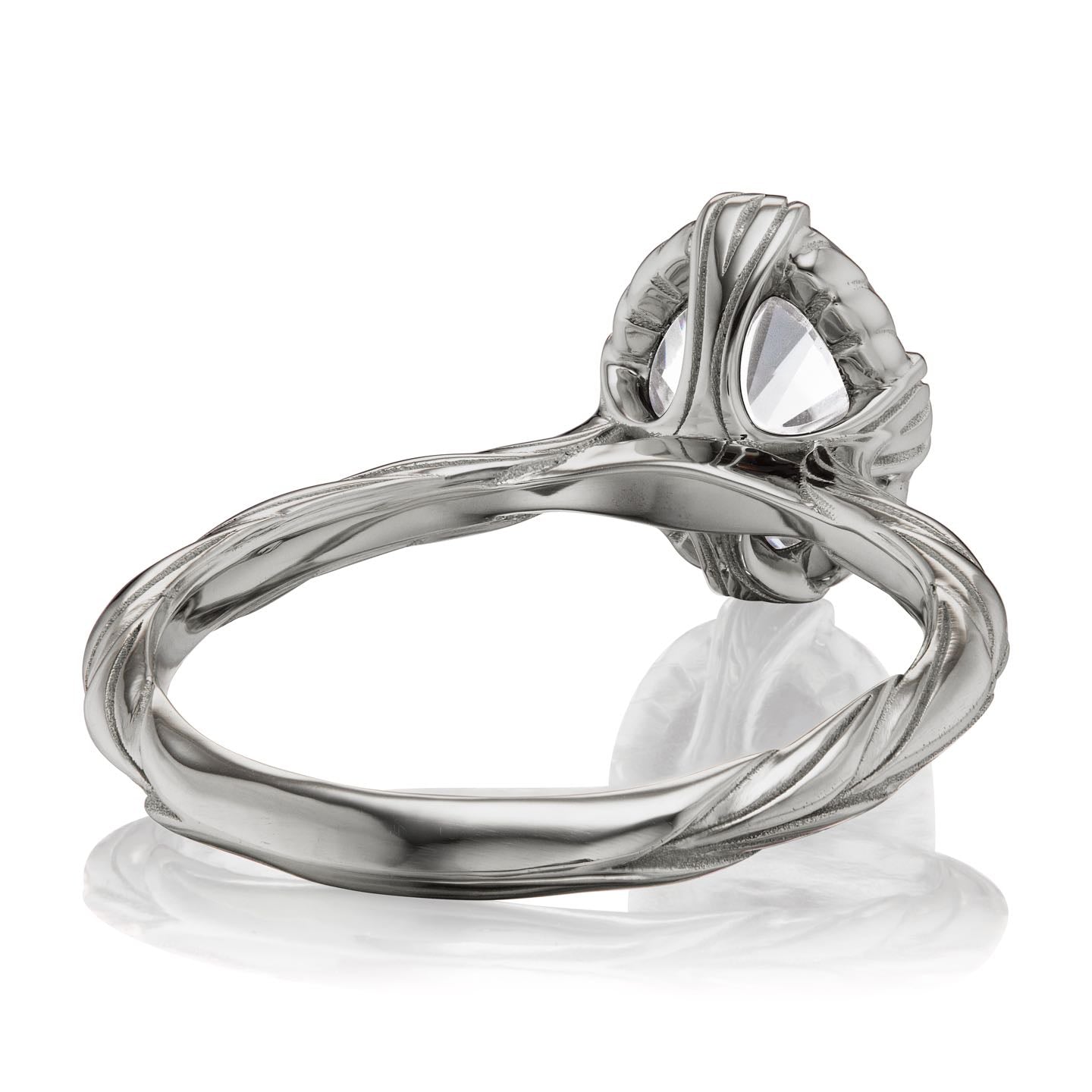 ・OLIVIA・Oval Moissanite, Willow Leaf Band (1.5ct)