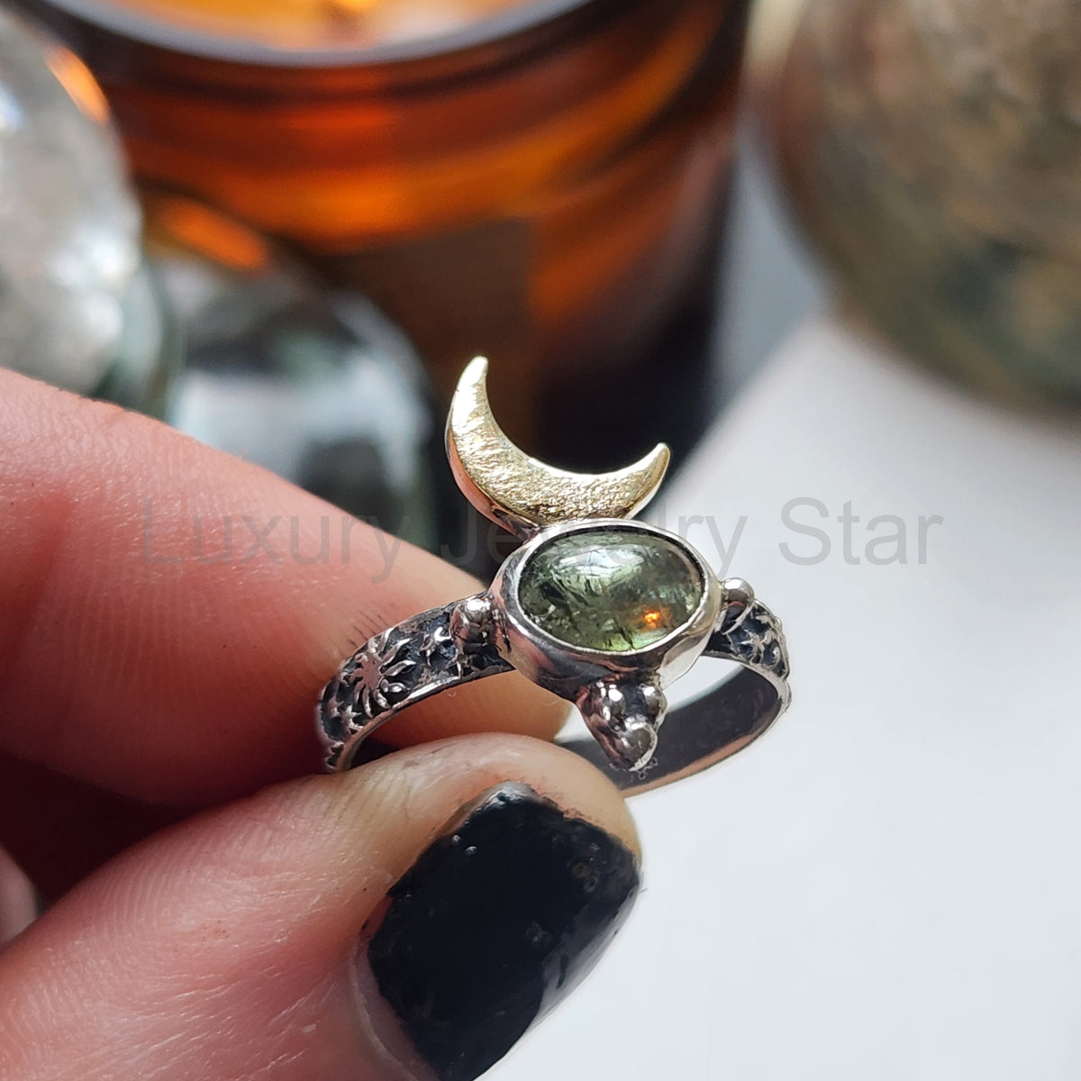 Size 7.5, Spring Green Tourmaline - image 3