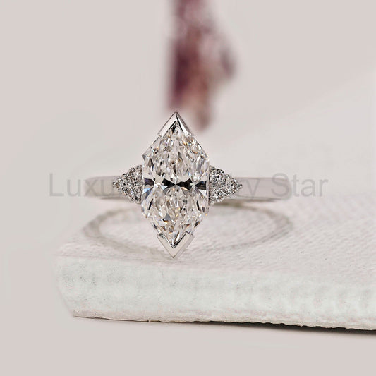 Dutch Marquise Engagement Ring With Muse Setting
