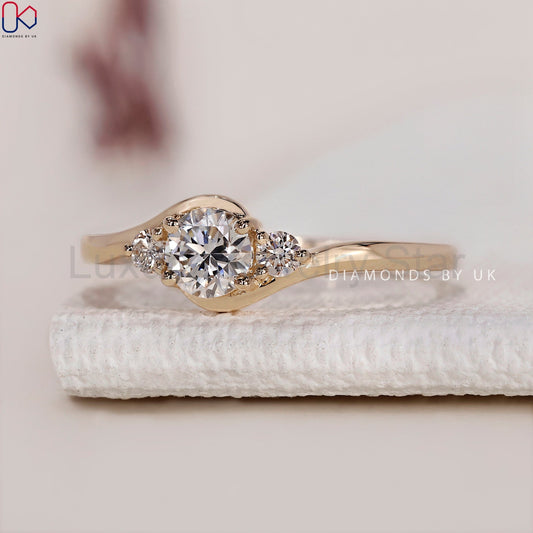 Gold Ring With Three Stones - Round Diamond - image 2