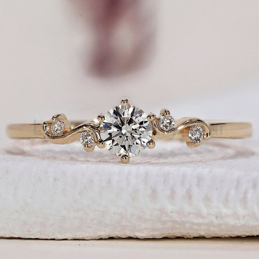 Lab Grown Diamond Ring - Round Cut
