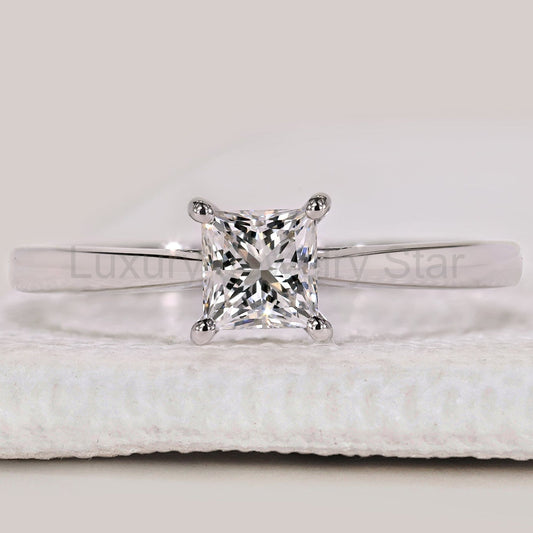 Princess Cut Engagement Ring in Solitaire Style