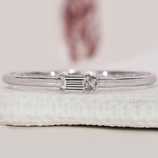 Round And Baguette Womens White Gold Wedding Band