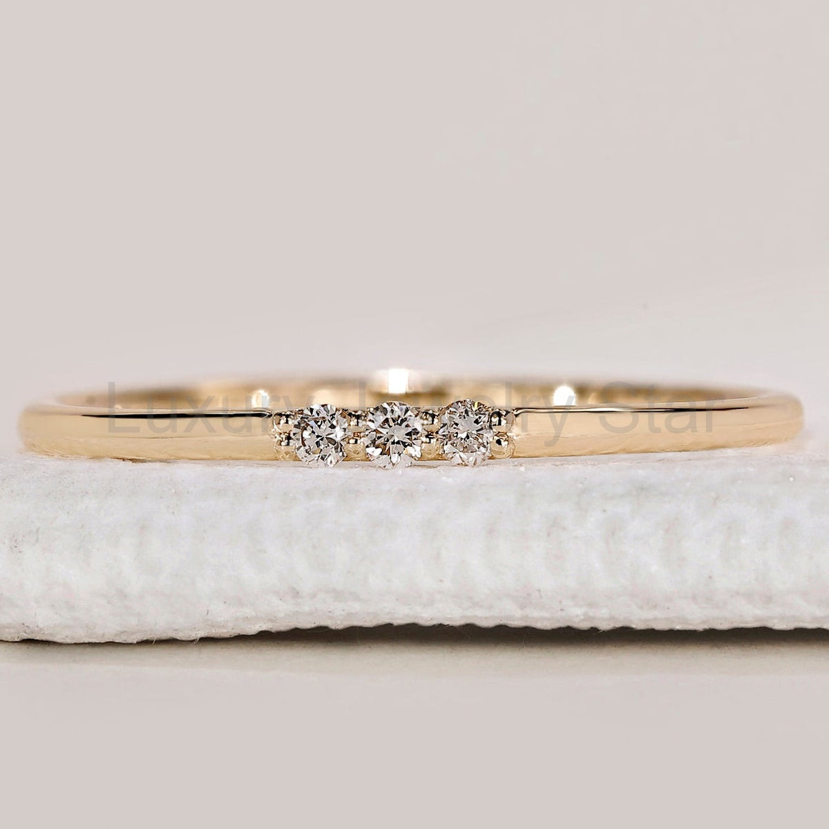 Round Cut 3 Stone Diamond Wedding Band