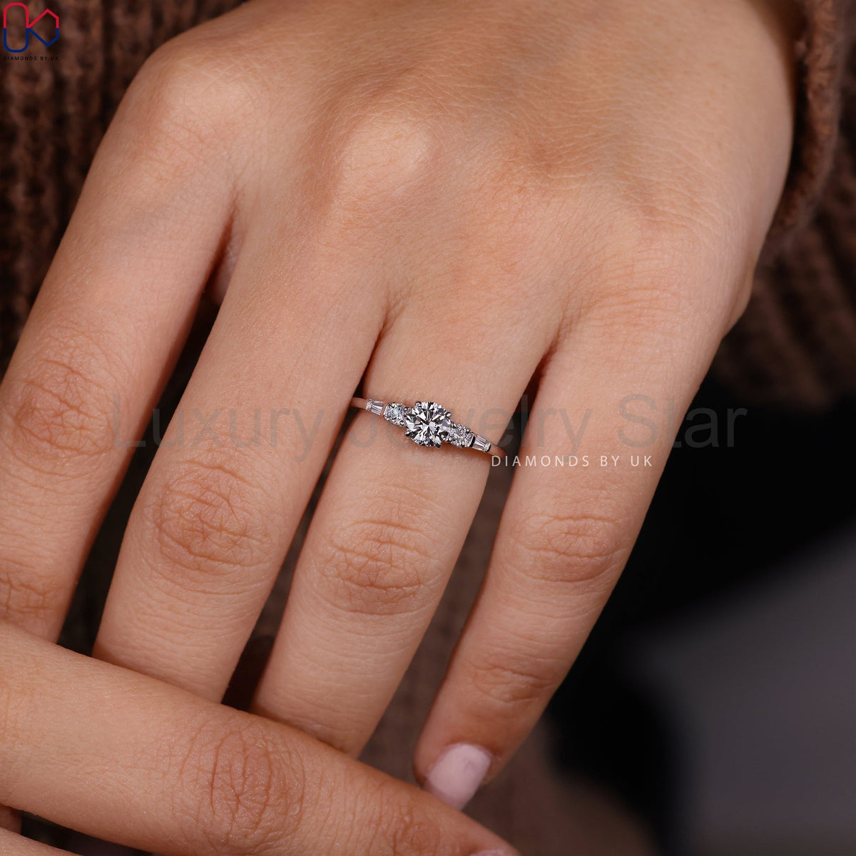 Round Cut 5 Stone Diamond Ring In White Gold - image 10