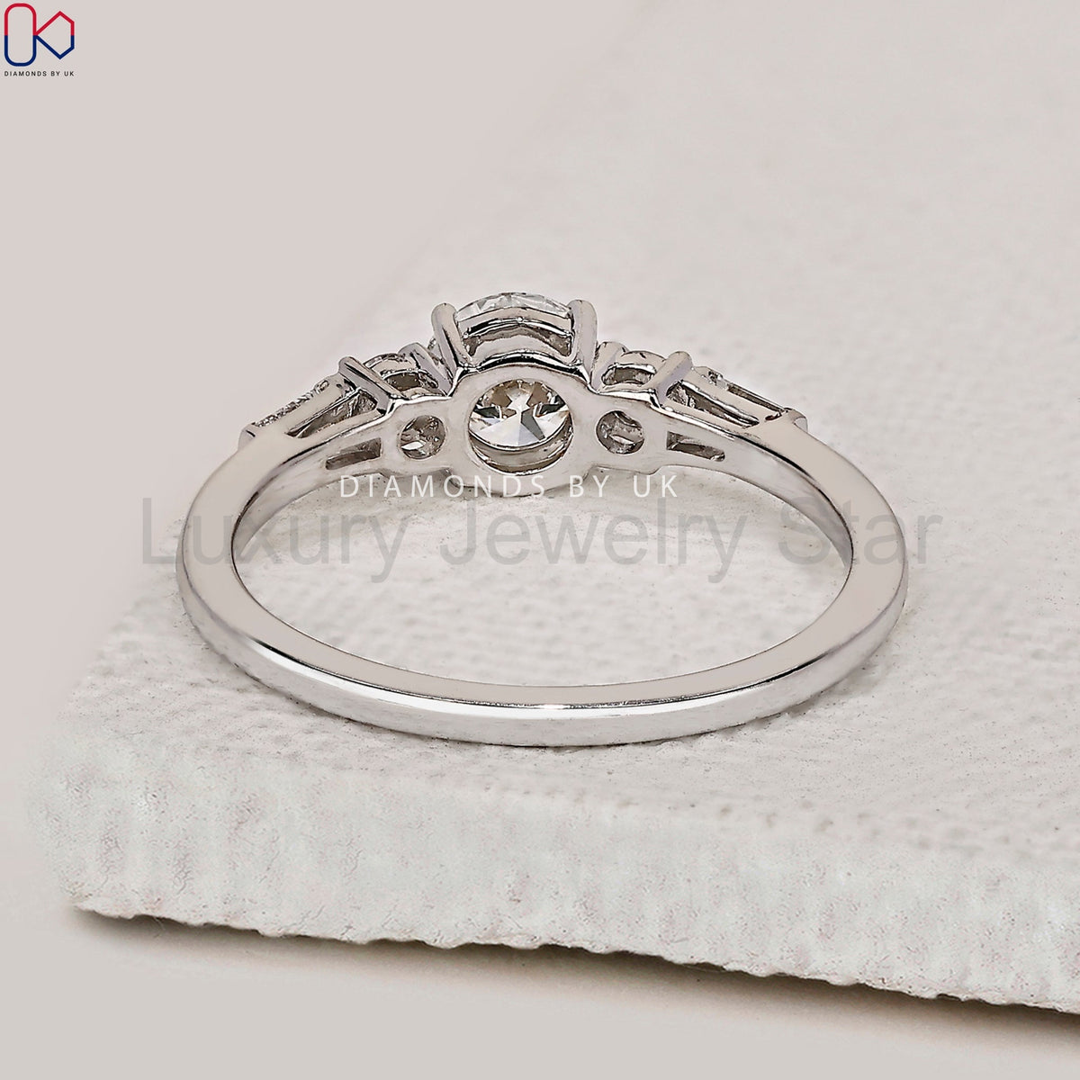 Round Cut 5 Stone Diamond Ring In White Gold - image 4
