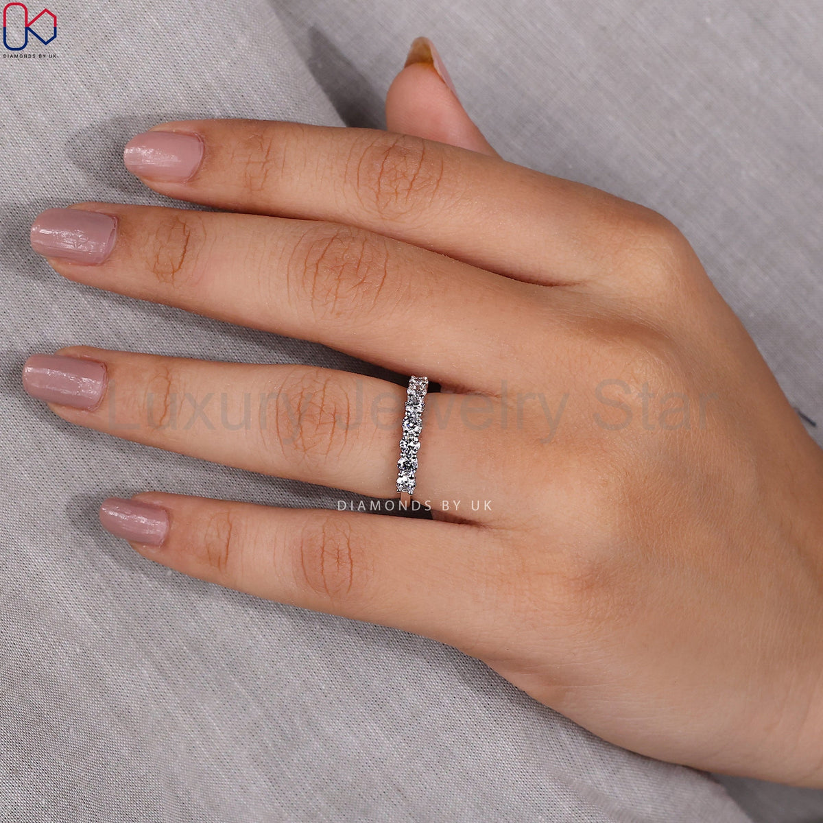 Round Cut 7 Diamond Wedding Band - image 10