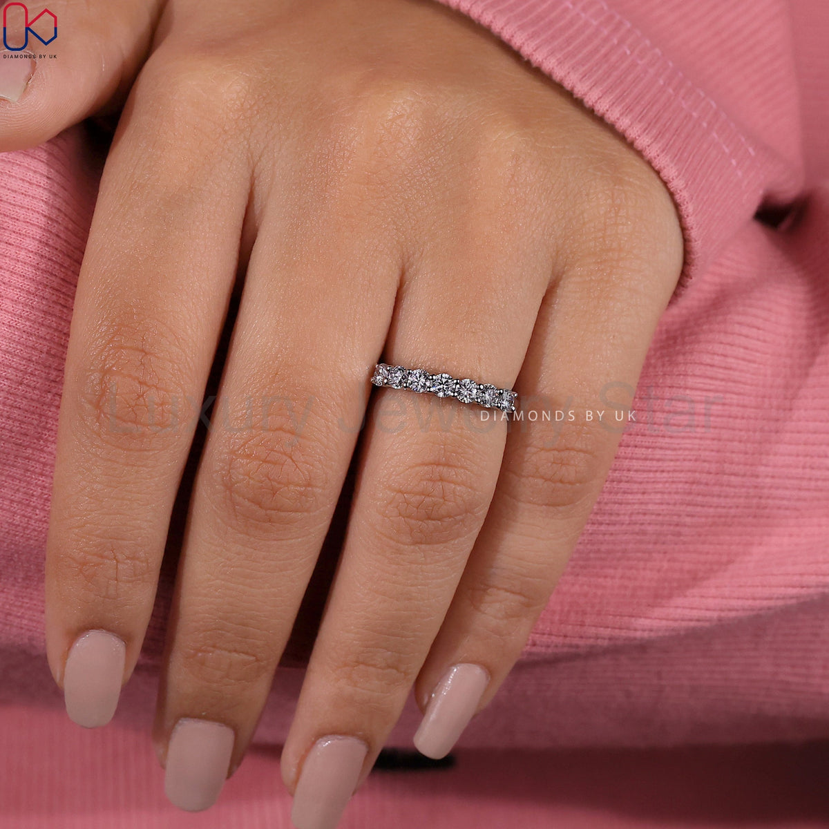Round Cut 7 Diamond Wedding Band - image 2