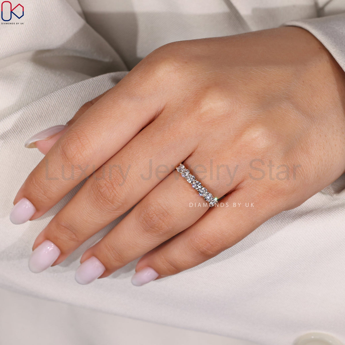 Round Cut Diamond 7 Stone Wedding Band in Yellow Gold - image 6