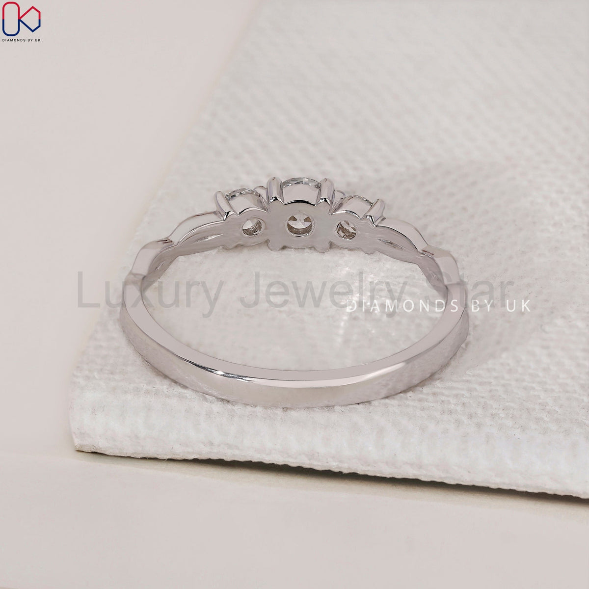 Round Cut Diamond Ring - Twisted Band - image 4