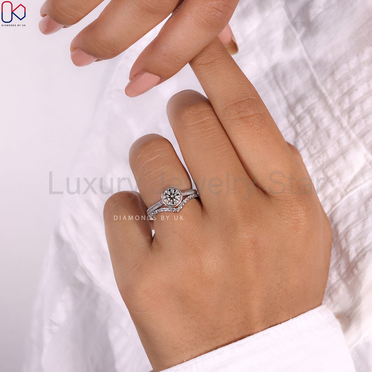 Round Cut Diamond Ring And Chevron Wedding Band - image 2