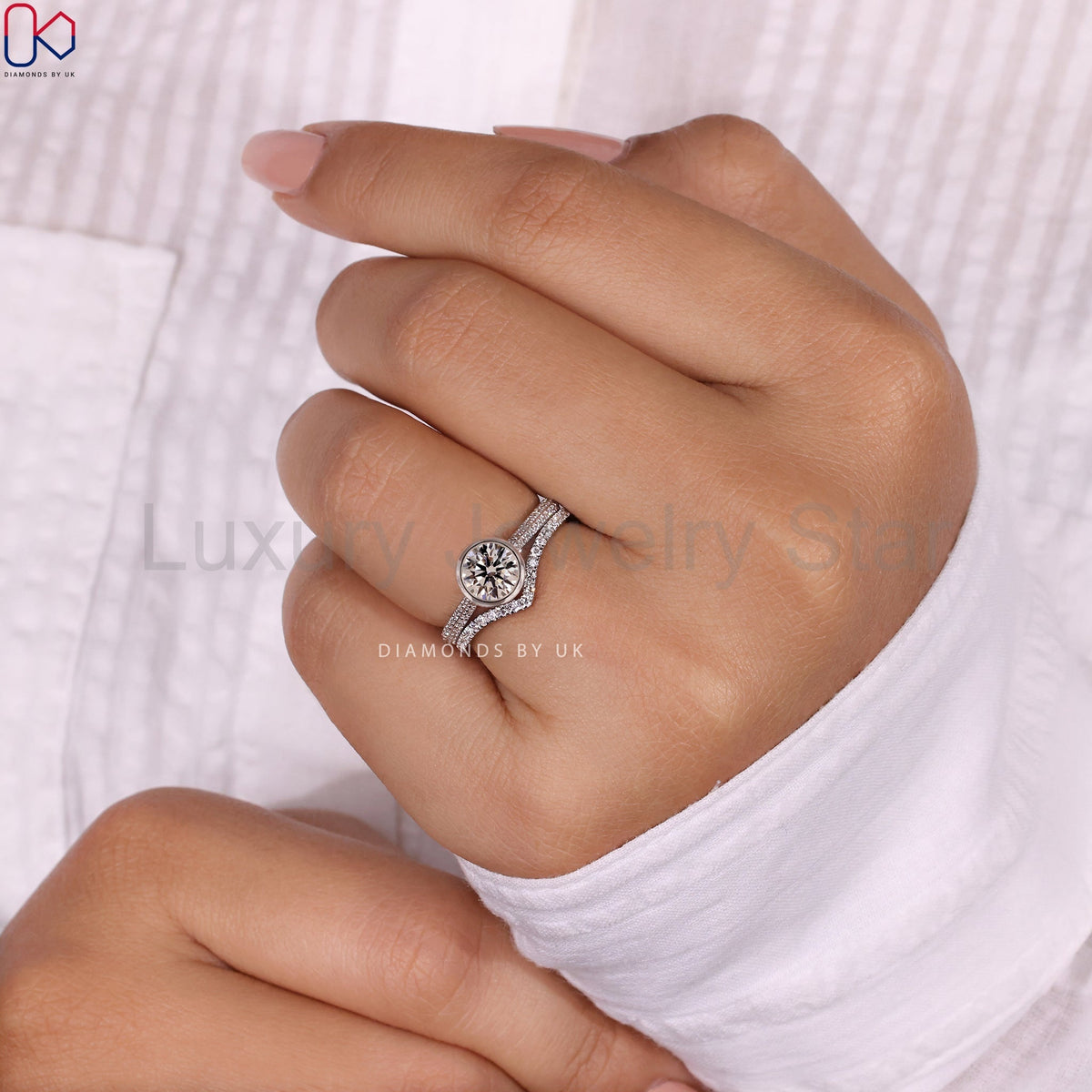 Round Cut Diamond Ring And Chevron Wedding Band - image 8