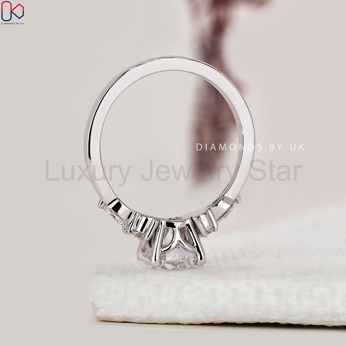 Round Cut Diamond Ring In Muse Setting - image 5
