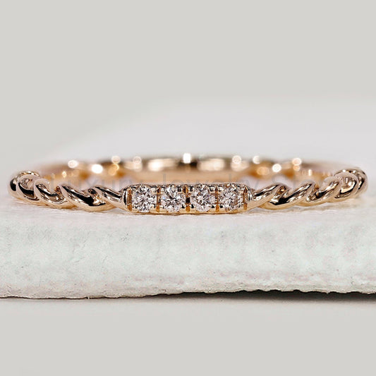 Round Cut Diamond Twisted Rope Wedding Band