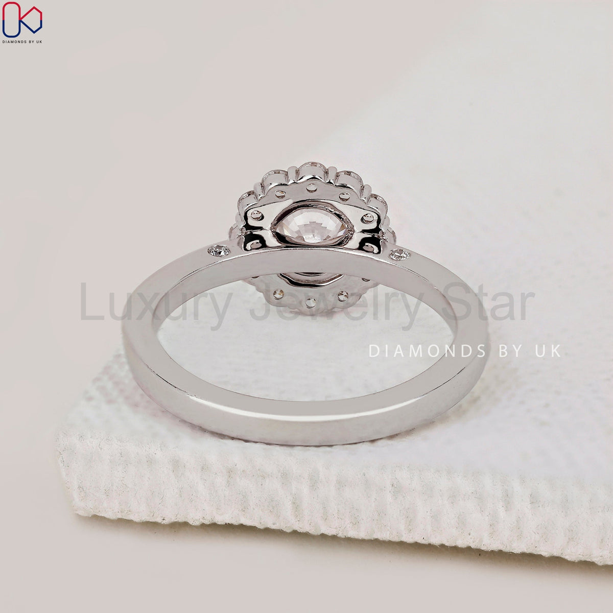 Round Cut Halo Diamond Engagement Ring In White Gold - image 4