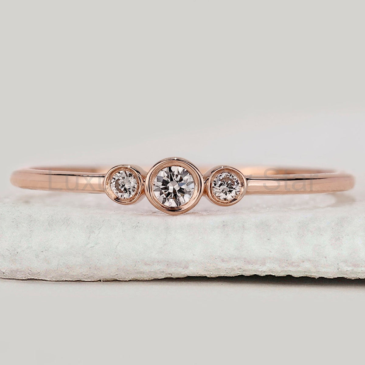 Round Diamond 3 Stone Bezel Set Band
